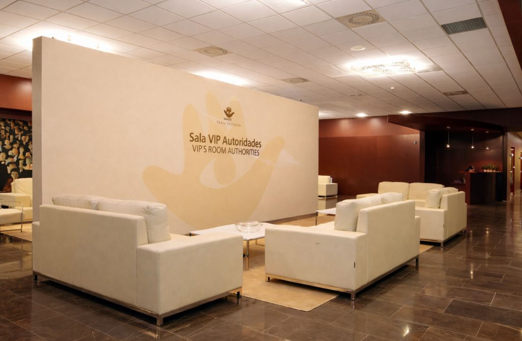 ZFC NMALL sala autoridades hall