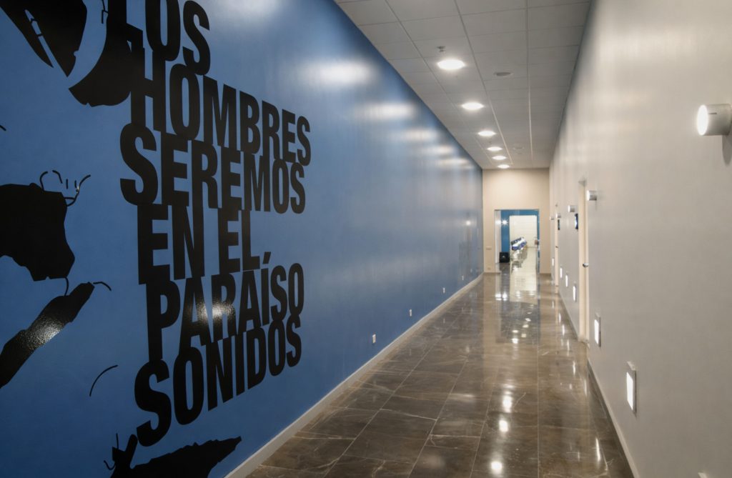 ZFC NMALL sala joaquin rodrigo pasillo